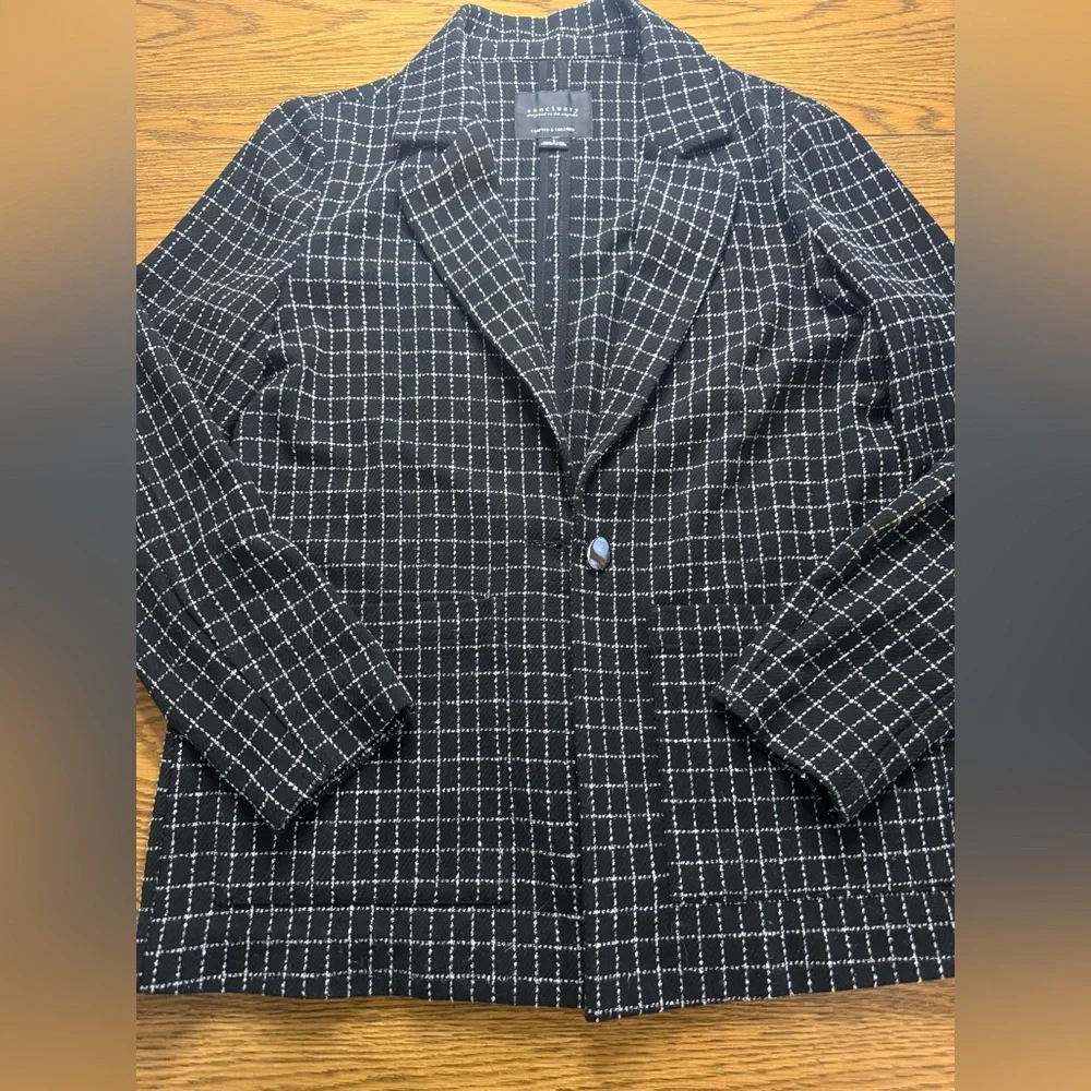 Sanctuary Black and White Grid Pattern Blazer, One Button Closure Size S